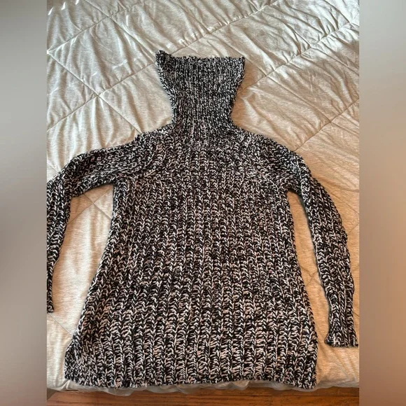 Vero Moda black and white chunky oversized knit turtleneck. Size XS , NWOT - Picture 2 of 6